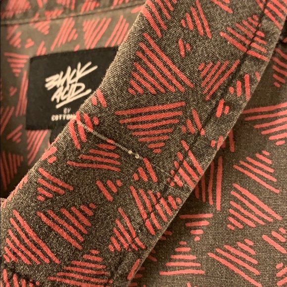 Men’s Medium Cotton On Short Sleeve Button-up - Picture 3 of 5